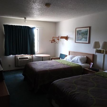 Amerihost Inn&Suites Kingdom City Buitenkant foto