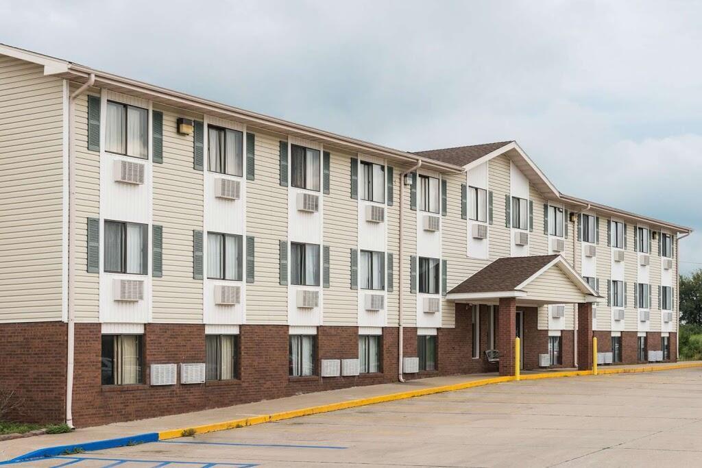 Amerihost Inn&Suites Kingdom City Buitenkant foto