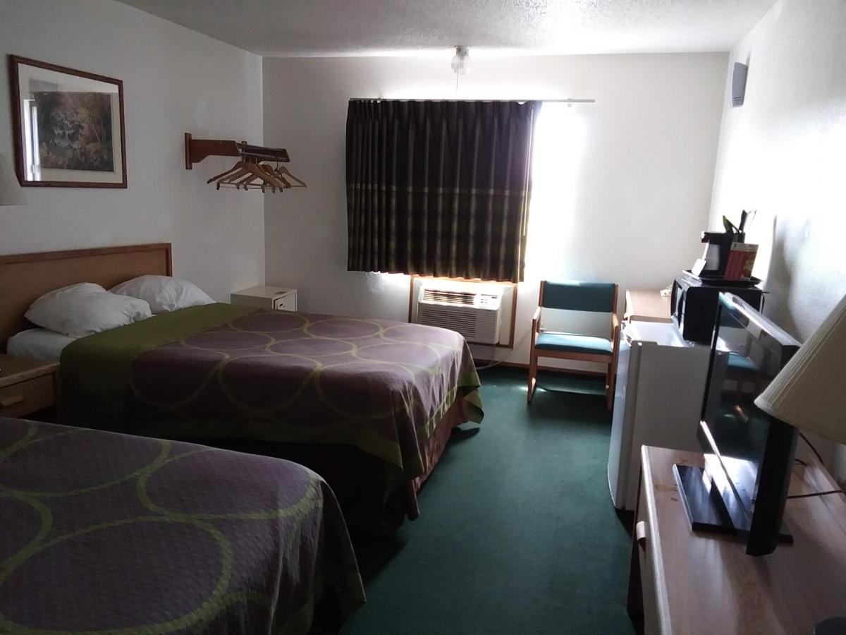 Amerihost Inn&Suites Kingdom City Buitenkant foto