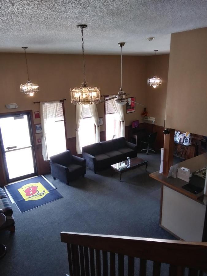 Amerihost Inn&Suites Kingdom City Buitenkant foto